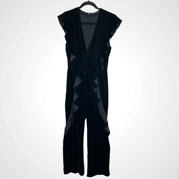 ❌ZARA Woman Black Velvet Ruffled Jumpsuit, Small - Picture 3 of 11